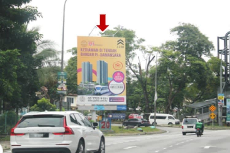 1 Panel Vertical Minipole Billboard at Jalan Damansara, TTDI, Petaling Jaya, Selangor (near KPJ Damansara Specialist Hospital)