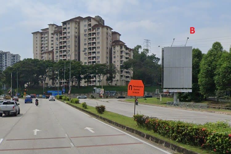 2 Sided Vertical Minipole Billboard at Sri Damansara, Petaling Jaya, Selangor (next to 8trium Building)