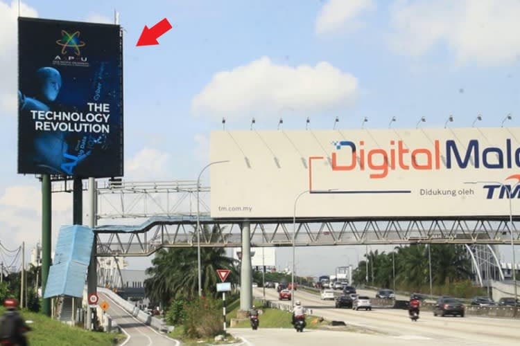 1 Panel Vertical Digital Screen Billboard at Federal Highway, Petaling Jaya, Selangor (towards Subang [A])
