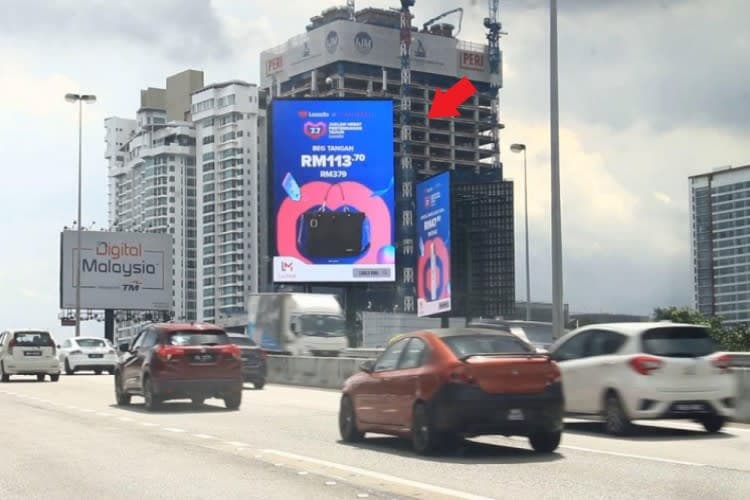 1 Panel Vertical Digital Screen Billboard at SPRINT Highway, Petaling Jaya, Selangor