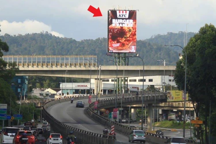 1 Panel Vertical Digital Screen Billboard at MRR2 - Sri Damansara, Sungai Buloh, Selangor