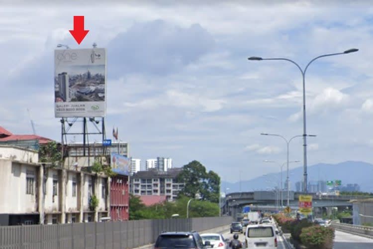 1 Sided Vertical Roof Top Billboard at Jalan Yew, Kuala Lumpur (towards Bukit Bintang)