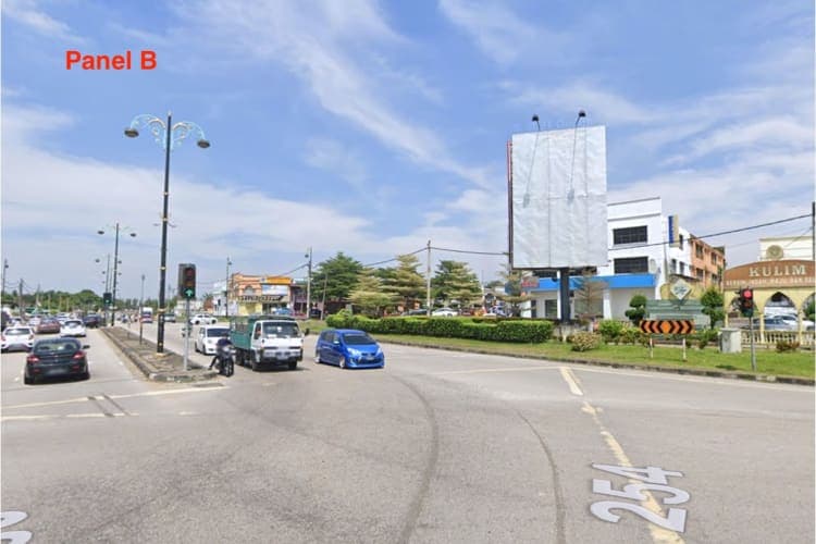 Vertical Minipole Billboard at Jalan Tunku Putra / Jalan Lunas, Kulim, Kedah (heart of Kulim)