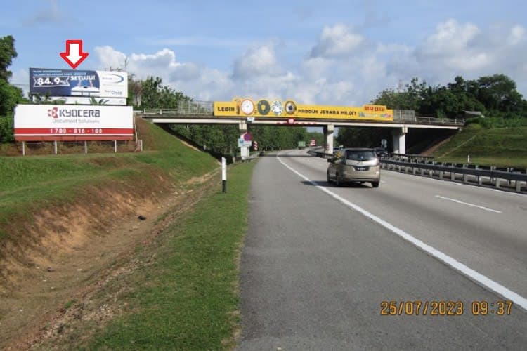 1 Panel Free Standing Billboard at NSE Highway KM133.6, Pagoh, Johor
