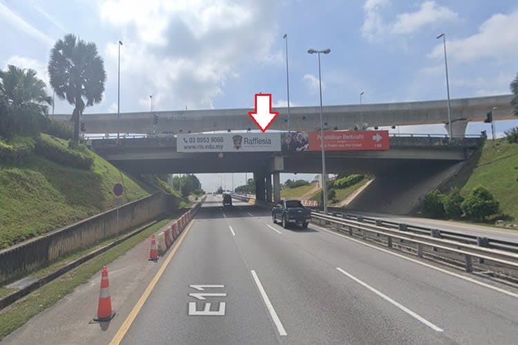 1 Sided Overhead Bridge Billboard at LDP Highway KM32.7, Seri Kembangan, Selangor (at Equine Interchange, from Puchong)