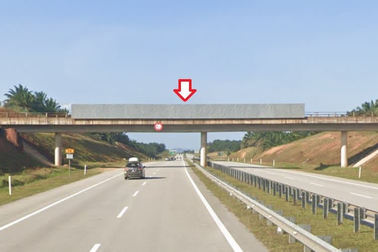 1 Sided Overhead Bridge Billboard at East Coast Expressway KM 271 near Exit to Cheneh, Chukai, Terengganu