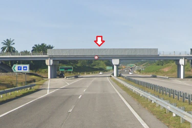 1 Sided Overhead Bridge Billboard at East Coast Expressway KM 329.3, Kerteh, Terengganu