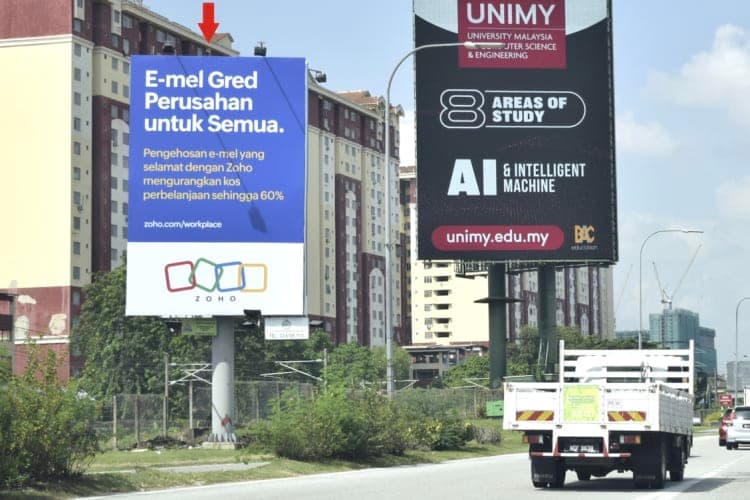 1 Sided Vertical Minipole Billboard at Federal Highway, Petaling Jaya, Selangor (near KTM Seri Setia)