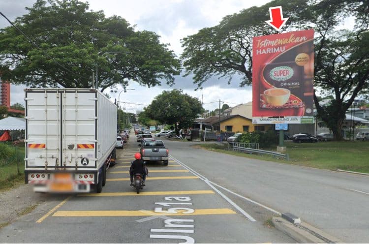 1 Panel Vertical Minipole Billboard at Jalan 51a/229, Petaling Jaya, Selangor (near Kg. Baiduri Mosque)