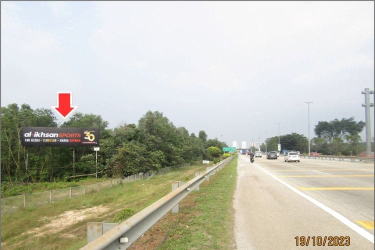 1 Panel Free Standing Billboard at Lingkaran Putrajaya, Puchong, Selangor (interchange with ELITE Highway)