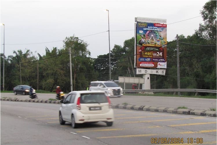 1 Sided Vertical Minipole Billboard at Jalan Kapar / Jalan Klang - Teluk Intan, Kuala Selangor, Selangor (near Lotus's Kuala Selangor)
