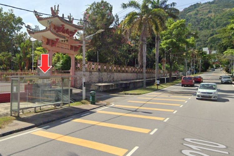 6 Panel Bus Shelter Billboard at Jalan Bukit Bendera, Air Itam, Penang (4 panels, 2 side panels)