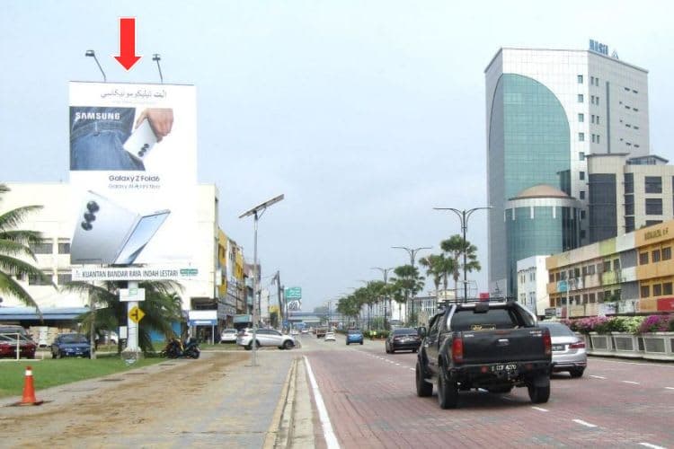 1 Sided Vertical Minipole Billboard at Jalan Tanah Putih, Kuantan, Pahang (near Giant Hypermarket Kuantan)