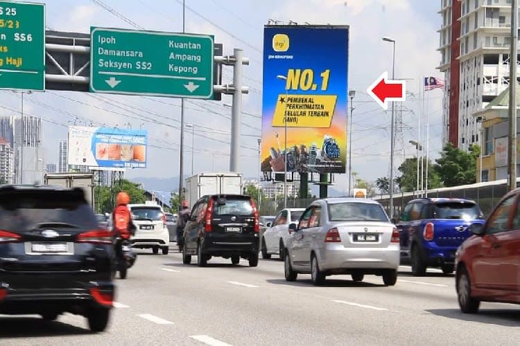 1 Panel Vertical Digital Screen Billboard at LDP Highway, Petaling Jaya, Selangor
