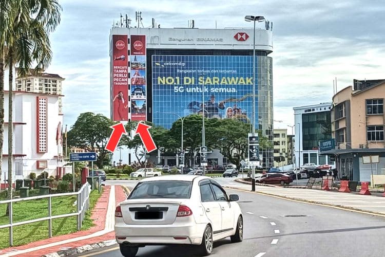 2 Panel Vertical Wall-Banner Billboard at Padungan Roundabout, Kuching, Sarawak (attached to Bangunan Binamas - HSBC Kuching building)