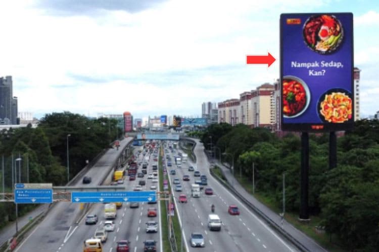 1 Sided Vertical Digital Screen Billboard at Federal Highway KM27.1, Petaling Jaya, Selangor (opposite Kelab Golf Negara Subang)