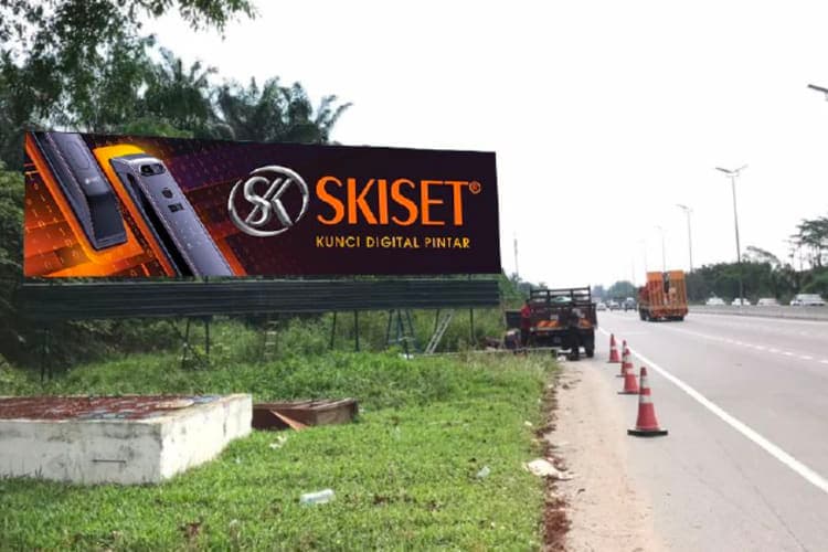 1 Panel Free Standing Billboard at KESAS Highway - Pulau Indah Highway, Port Klang, Selangor (after Shell Kota Bayuemas)