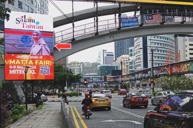 1 Panel Vertical Digital Screen Billboard at Jalan Sultan Ismail, Kuala Lumpur (Jalan Raja Laut, near Wisma FGV)