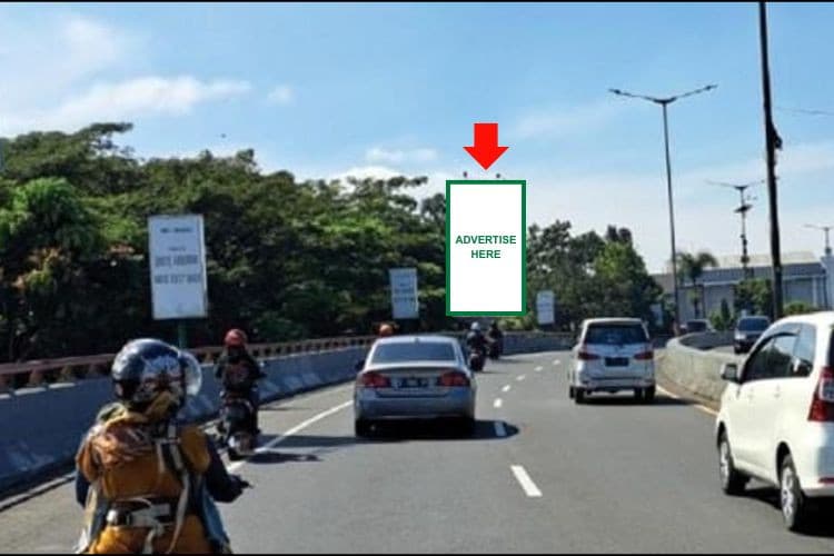 1 Panel Vertical FO (Flyover) Billboard di Jl. Cikapayang, Bandung, Jawa Barat 