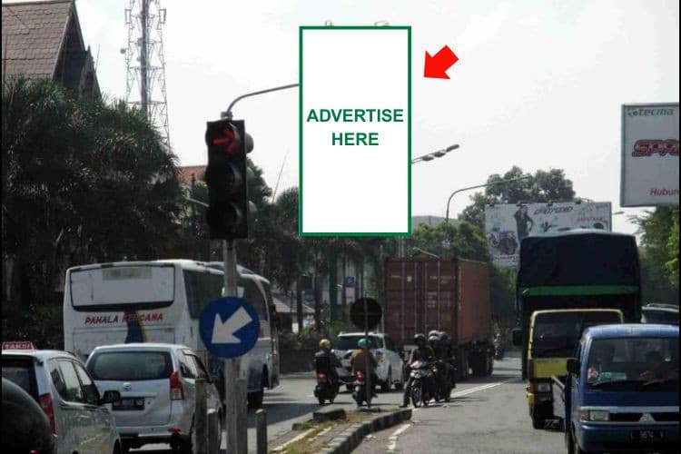 1 Panel Vertical Static Billboard at Jl. Slamet Riyadi, Pasar Kleco, Surakarta, Jawa Tengah 