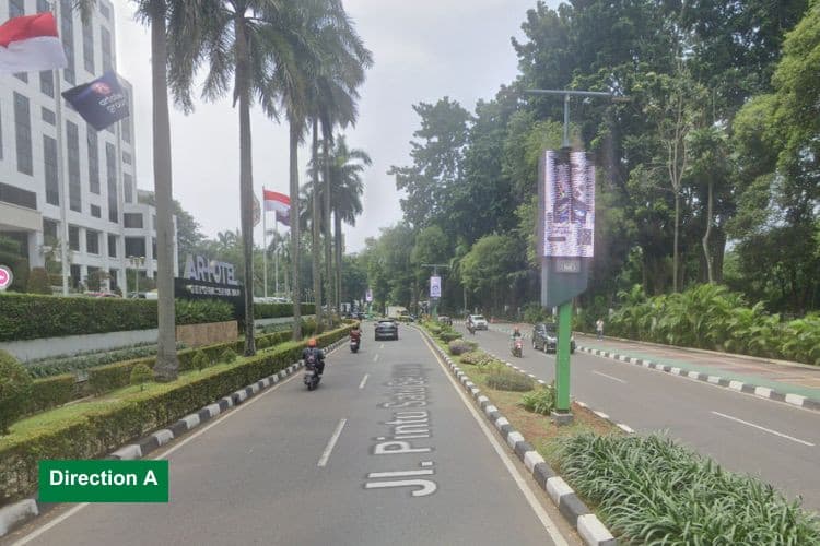 20 Panel Lamp Pole Billboard at Jl Pintu Satu Senayan, Jakarta Pusat, DKI Jakarta