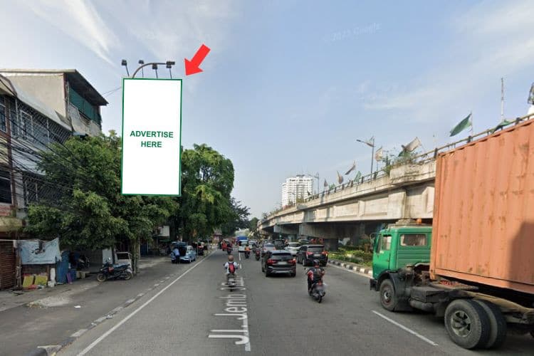 1 Panel Vertical Static Billboard at Jl. Jembatan Tiga Raya, Jakarta Utara, DKI Jakarta