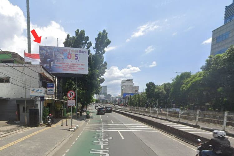 1 Panel Horizontal Static Billboard at Jl. Buncit Raya, Jakarta Selatan, DKI Jakarta  (towards Pejaten Village)