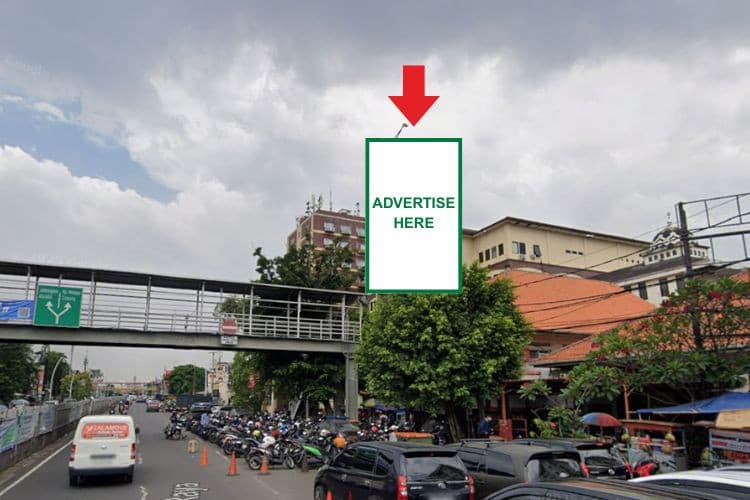 1 Panel Vertical Static Billboard at Jl. Matraman Raya, Jatinegara, Jakarta Timur , DKI Jakarta 