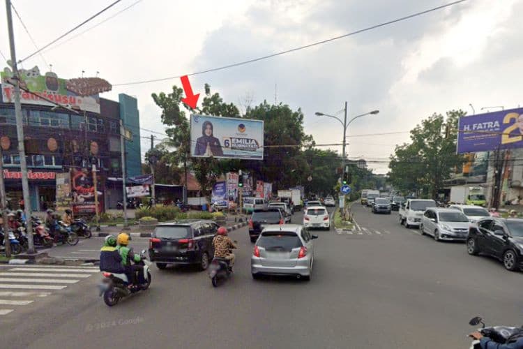 1 Panel Horizontal Static Billboard at Jl. Buah Batu, Bandung, Jawa Barat