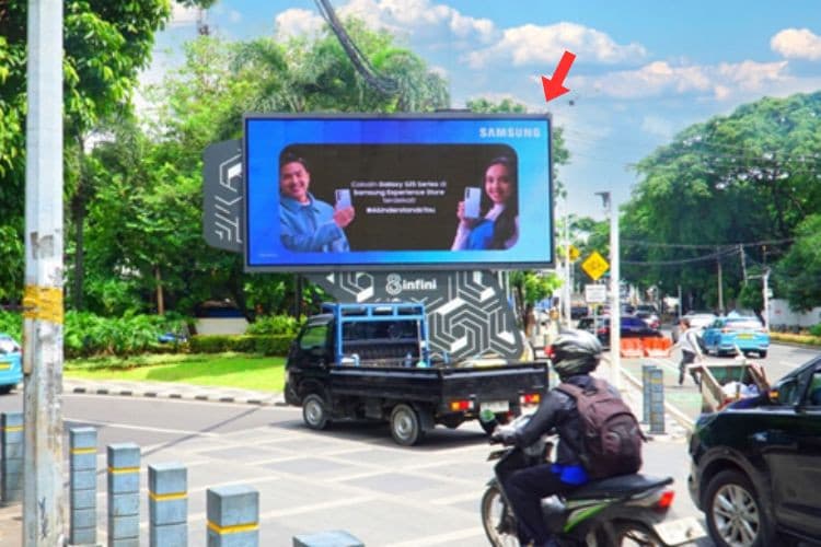 1 Panel Horizontal Videotron Billboard at Jl. Senopati, Jakarta Selatan, DKI Jakarta 