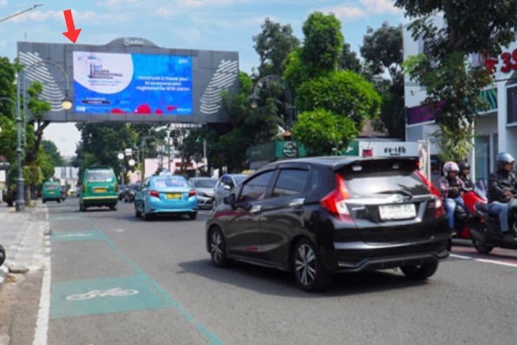 1 Sided LED Bando Billboard at Jl. LLRE Martadinata no. 32, Citarum, Bandung, Jawa Barat  (Side B)