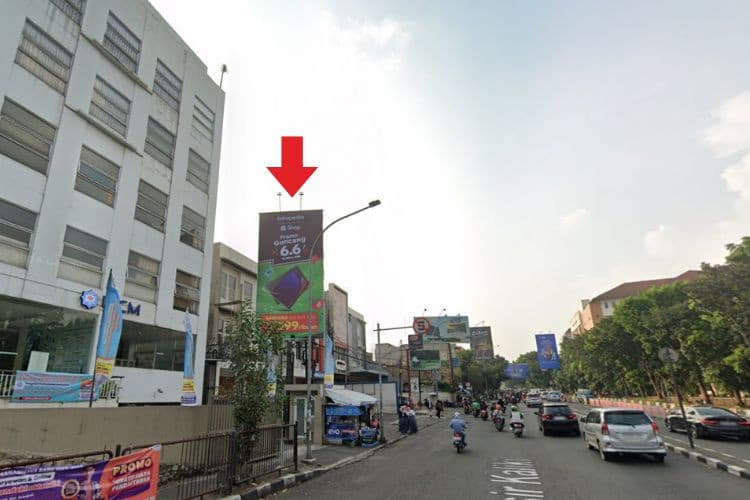 1 Panel Vertical Static Billboard at Jl. Pasarkaliki, Bandung, Jawa Barat 