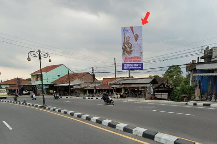 1 Panel Vertical Static Billboard at Jl. Magelang - Yogyakarta, Magelang, Jawa Tengah  (from Taman Bambu Runcing)