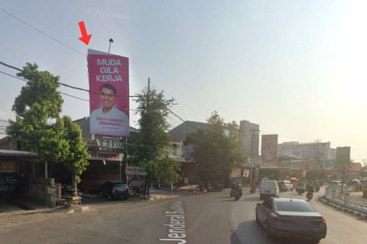 1 Panel Vertical Static Billboard at Jl. Jenderal Sudirman, Semarang, Jawa Tengah  (above Bengkel Sarang Knalpot)