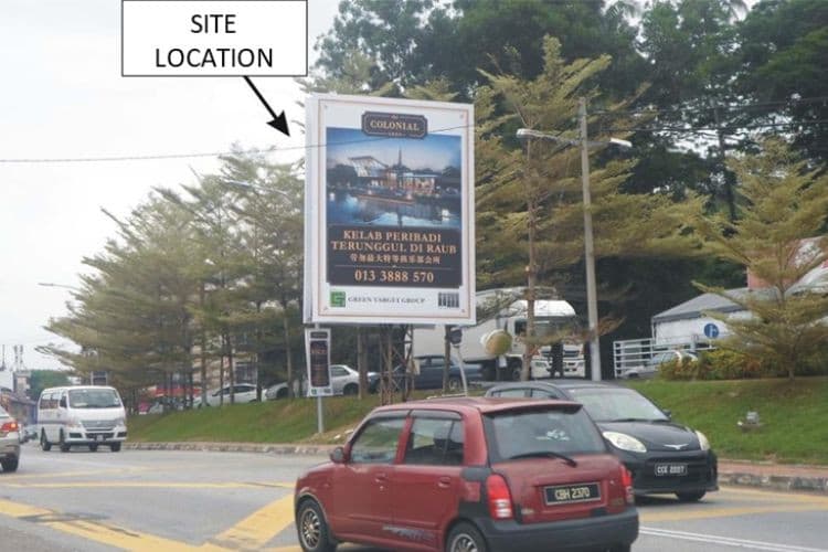1 Sided Vertical Minipole Billboard at Jalan Tun Razak, Raub, Pahang (opposite PDRM Raub, towards Raub)