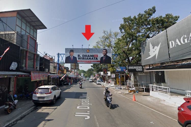 1 Panel Horizontal Bando Billboard at Jl. Dipatiukur, Bandung, Jawa Barat  (To UNPAD)
