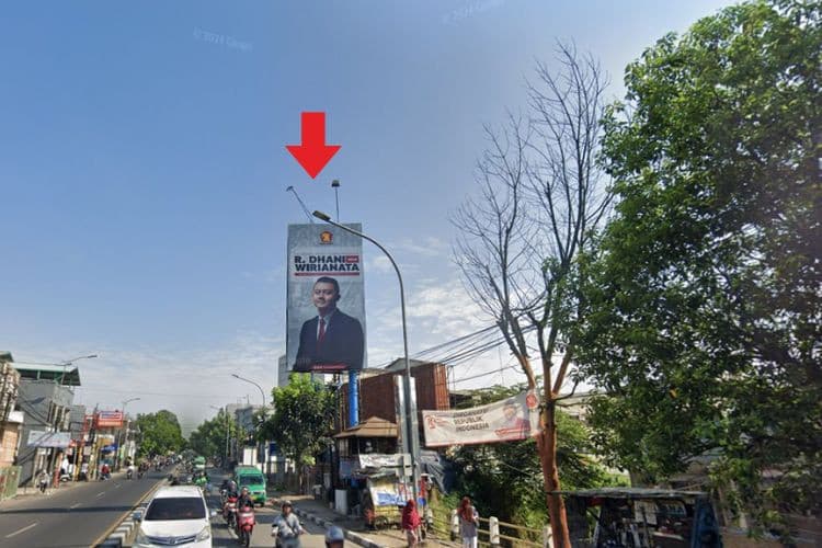 1 Panel Vertical Static Billboard at Jl. CIbereum, Bandung, Jawa Barat  (To Cimahi)