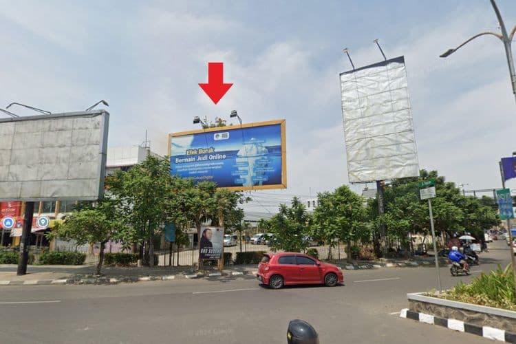 1 Panel Horizontal Static Billboard at Jl. Tuparev, Karawang, Jawa Barat