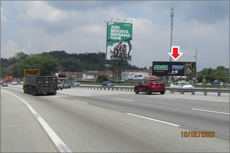 Horizontal Spectacular Billboard at NSE Highway KM450.80, Sungai Buloh, Selangor (after Sungai Buloh Interchange)