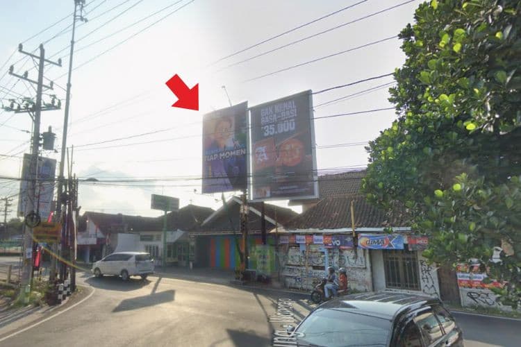 1 Panel Vertical Static Billboard at Jl. Palagan Tentara Pelajar, Yogyakarta, Daerah Istimewa Yogyakarta  (T-Junction Kamdanen B)