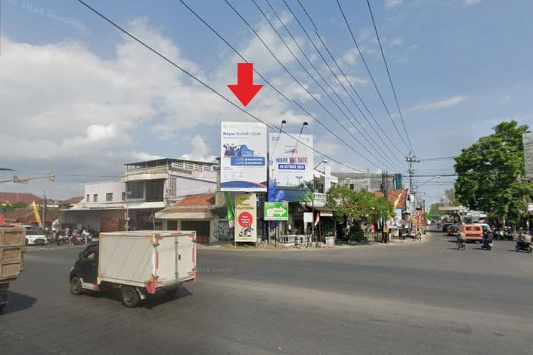1 Panel Vertical Static Billboard at Jl. Bantul, Yogyakarta, Daerah Istimewa Yogyakarta  Intersection Dongkelan (1)