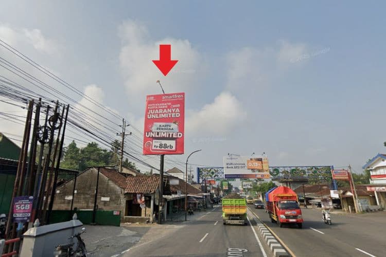 1 Vertical Static Billboard at Jl. Magelang, Yogyakarta, Daerah Istimewa Yogyakarta  (South Tempel Traditional Market)