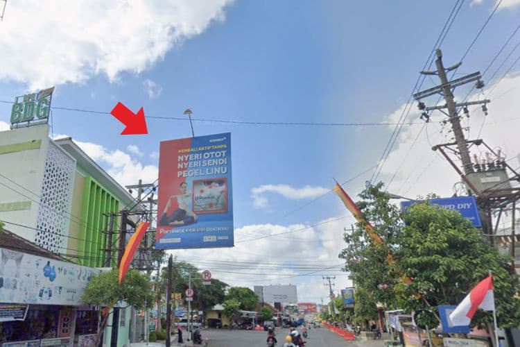 1 Panel Vertical Static Billboard at Jl. Brigjend Katamso, Wonosari, Gunung Kidul, Daerah Istimewa Yogyakarta (In front of Wonosari Traditional Market)