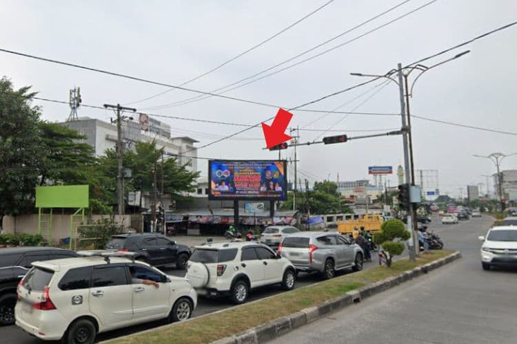 1 Panel Horizontal Videotron Billboard at Jl. Sisingamangaraja, Medan Amplas, Medan, Sumatera Utara  (Loket Bus PMH)