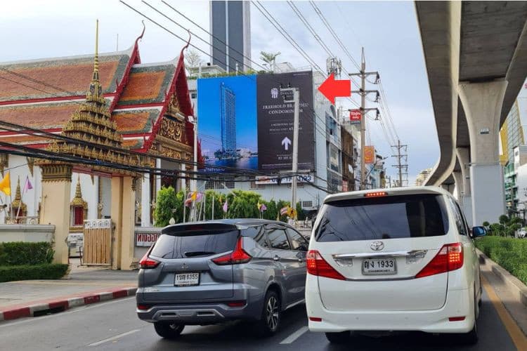 1 Panel Horizontal Classic Billboard Billboard at Charoen Nakorn Road (in front of Wat Suwan), Khlong San, Bangkok