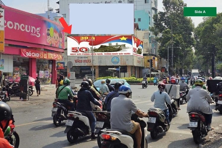 Horizontal Wall-Mounted Billboard at To Hien Thanh - Thanh Thai Intersection, District 10, Ho Chi Minh City.