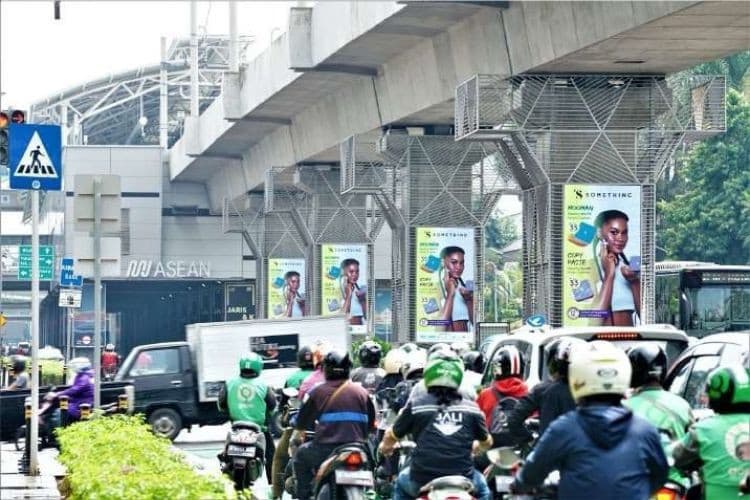 8 Panel Vertical LED PIllar Billboard at Jl. Sisingamangaraja, Kebayoran Baru, Jakarta Selatan, DKI Jakarta  (ASEAN Set 1)