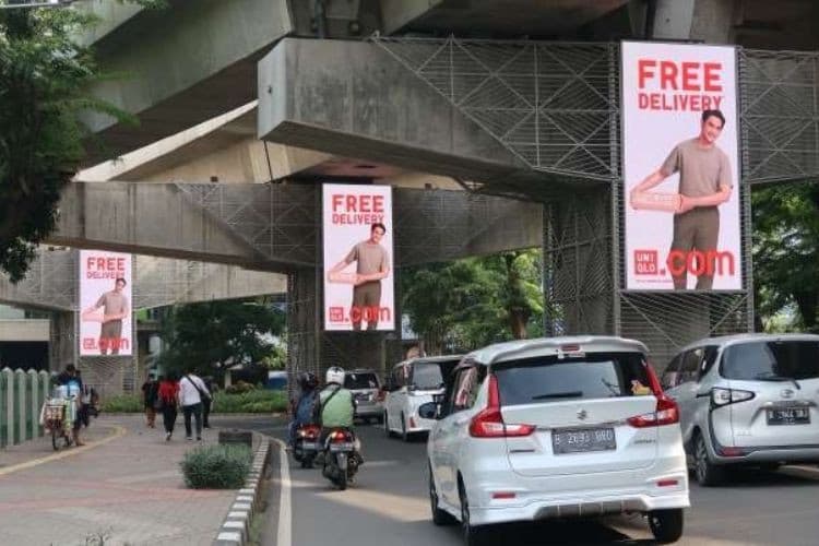 6 Panel Vertical LED PIllar Billboard at Jl. Panglima Polim, Kebayoran Baru, Jakarta Selatan, DKI Jakarta  (Blok M Set 1)