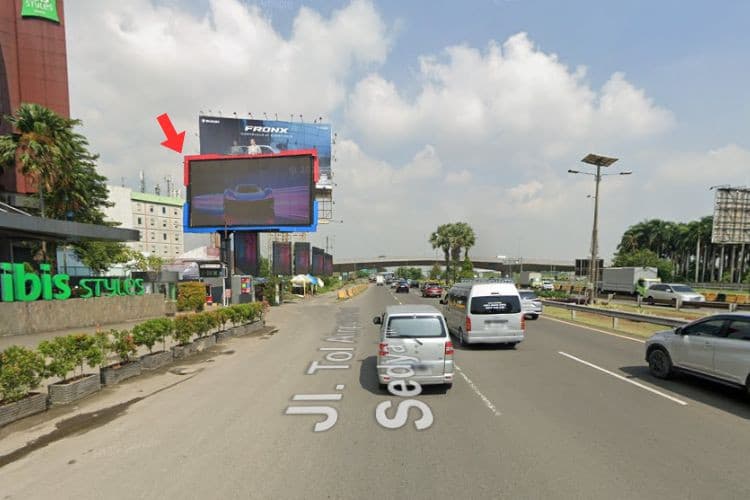 1 Panel Horizontal Videotron Billboard at Jl. Raya Bandara Soekarno-Hatta, Tangerang, Banten (Near Ibis Styles Hotel)