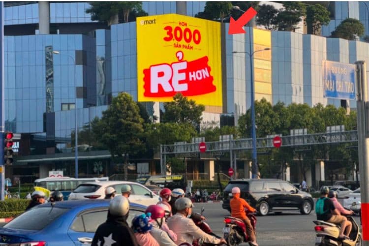 1 Sided Horizontal Digital Screen Billboard at 10 Mai Chi Tho, Ho Chi Minh City (Led 1)